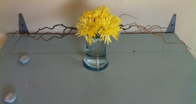 I really love the strong horizontal elements masters of Ikebana use, so I tried to recreate that feeling here.